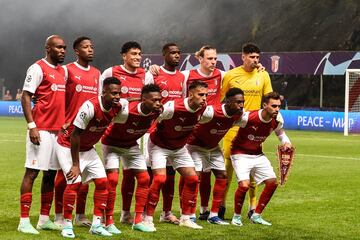 Matheus; Mendes, Saatci, Niakat¨¦, Borja; Zalazar, Vitor Carvalho, Al Musrati; Ricardo Horta; Banza y Djal¨®.