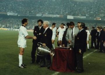 Desarrolló toda su carrera en el AC Milan con el que ganó practicamente todo. Fue internacional con Italia en 81 ocasiones consiguiendo el Mundial de 1982. En su palmarés tiene 6 Ligas italianas, 4 Supercopas de Italia, 3 Copas de Europa, 2 Copas Intercon