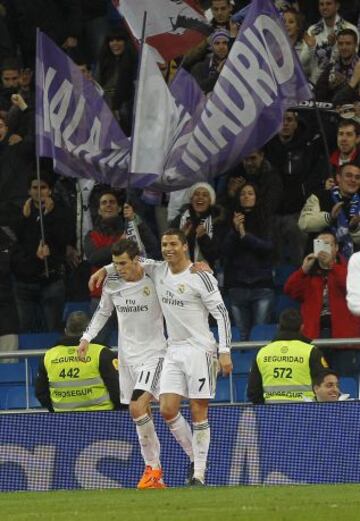 Bale y Cristiano Ronaldo celebran el 3-0.