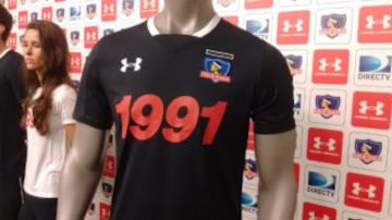 Colo Colo lanza camiseta conmemorativa