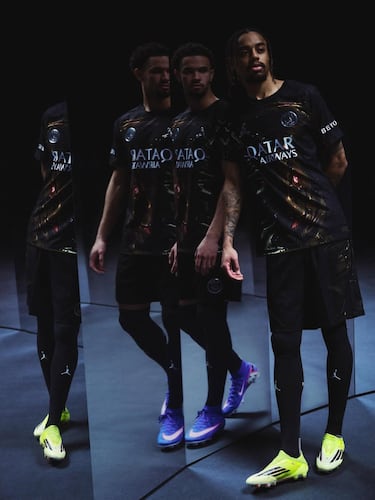 La camiseta destaca por el uso de una nueva tecnología de impresión que crea reflejos multicolores sobre una base de color negro (u "Off Noir"), permitiendo que el diseño cambie según la incidencia de la luz.