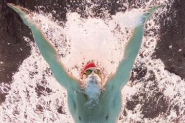 El británico logró el récord mundial y olímpico en 100m braza masculino con un tiempo de 57:13.