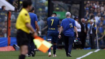 El extremo de Boca se doli&oacute; en una arrancada por la banda izquierda y tuvo que ser cambiado por Benedetto aunque intent&oacute; continuar a toda costa.