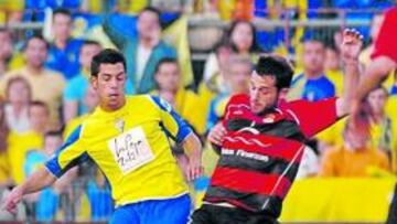 <b>VOLCADOS. </b>La afición del Real Unión prepara una fiesta.