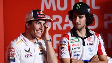 Rins junto a Márquez en la rueda de prensa de Motegi.