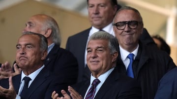 BARCELONA, 02/11/2025.- El presidente del Barcelona, Joan Laporta, momentos antes del partido de LaLiga entre el Barcelona y el Elche, este domingo en el estadio Olímpico Lluis Companys. EFE/ Enric Fontcuberta