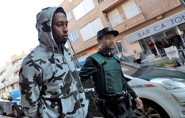 El que fuera jugador del Villarreal, Rubén Semedo, fue detenido por la Guardia Civil por un presunto delito de lesiones y de detención ilegal. La situación del jugador se complicó después de que la jueza que instruía su caso ordenara prisión preventiva comunicada y sin fianza para el jugador después de imputarle los delitos de homicidio en grado de tentativa, lesiones, amenazas, detención ilegal, tenencia ilícita de armas y robo con violencia.