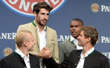 Sebastian Rode, Javi Martínez, Douglas Costa y Thomas Mueller.