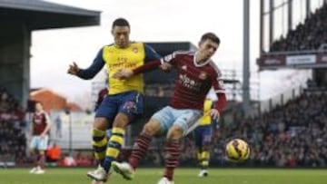 Alexis terminó sufriendo en ajustado triunfo de Arsenal