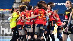 Las Guerreras celebran su empate ante Suecia en el Preol&iacute;mpico de Lliria.