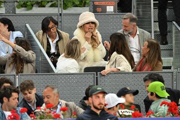 Cayetana Guillén Cuervo durante el partido que los tenistas Andréi Rublevv y Carlos Alcaraz disputaron en el Mutua Madrid Open.