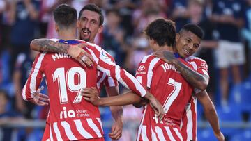 GETAFE, SPAIN - AUGUST 15: Alvaro Morata of Atletico Madrid celebrates with teammates after scoring their team's second goal during the LaLiga Santander match between Getafe CF and Atletico de Madrid at Coliseum Alfonso Perez on August 15, 2022 in Getafe, Spain. (Photo by Denis Doyle/Getty Images)