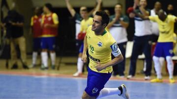 Falcao, en su último partido con Brasil y en el fútbol sala.