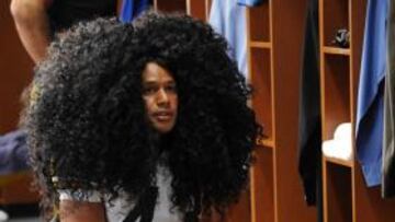 <b>UNA MELENA GIGANTESCA. </b>Así aparece Troy Polamalu en el anuncio de champú que protagoniza.