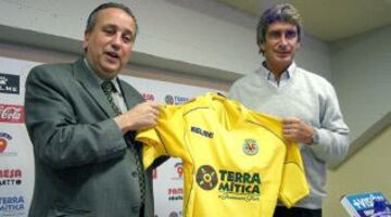 En 2007-2008, Pellegrini logra la mejor campaña de la historia del Villarreal: es subcampeón con 77 puntos y clasifica de forma directa a la Champions League.