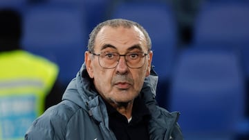 Rome (Italy), 20/12/2025.- Lazios head coach Maurizio Sarri looks on during the Italian Serie A soccer match between SS Lazio and US Cremonese at the Olimpico stadium in Rome, Italy, 20 December 2025. (Italia, Roma) EFE/EPA/GIUSEPPE LAMI