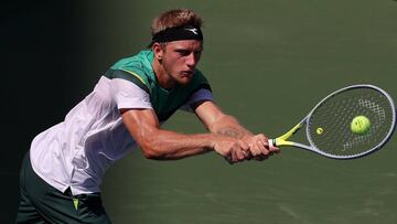 Zverev no da opción a un bravo Davidovich que se lesionó