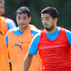 Suárez asoma como novedad en Uruguay para duelo con Perú