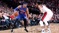 Tobias Harris defendido por Evan Turner