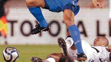 <b>ATADO.</b> El Barça ha cerrado el fichaje de quien no quería Van Gaal, el centrocampista argentino de Boca Juniors Juan Román Riquelme.