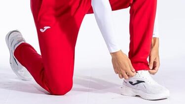 Chollo del día: el pantalón largo de deporte Joma Cleo II cuesta menos de 14 euros