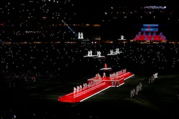 La artista nacida en Barbados protagonizó sola el Halftime Show del Super Bowl LVII del Estadio de la Universidad de Phoenix.