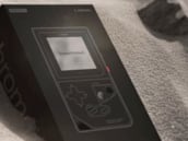 Una Game Boy a prueba de bombas: así es la polémica ModRetro Chromatic Anduril Edition que usa materiales de drones militares