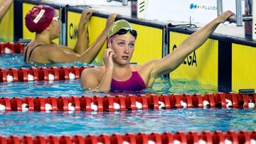 La nadadora Mireia Belmonte tras participar en la final de los 200 metros mariposa durante el XIX Open Primavera de natacion en categoria absoluta.