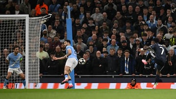 Iturralde González, referee for AS and Cadena SER, analyzes and gives his opinion on the controversial calls in the Champions League Last 16 return legs.