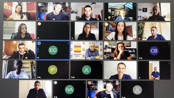 Deportistas españoles junto a Alejandro Blanco, presidente del COE.