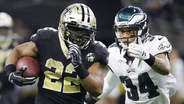 New Orleans (United States), 13/01/2019.- (L-R) New Orleans Saints running back Mark Ingram runs the ball while Philadelphia Eagles cornerback Cre&#039;von LeBlanc tries to catch up to him during the NFL American football NFC divisional playoff game at the Mercedes-Benz Superdome in New Orleans, Louisiana, USA, 13 January 2019. The Saints beat the Eagles. (Estados Unidos, Nueva Orle&aacute;ns, Filadelfia) EFE/EPA/DAN ANDERSON