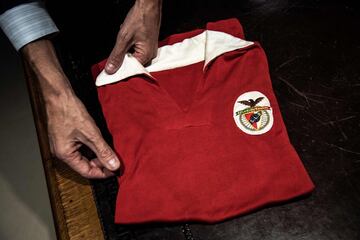 Camiseta de la temporada 62-63 de Raúl Machado del Benfica.