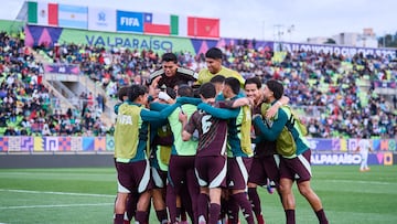 Gilberto Mora celebrates his goal 1-0 with Tahiel Jimenez of Mexico during FIFA U-20 Mens World Cup Chile 2025 match between Mexico (Mexican National Team) and Morocco as part Group-C at Elias Figueroa Brander Stadium, on October 04, 2025 in Valparaiso, Chile.