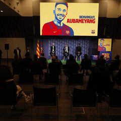 La presentación de Aubameyang con el Barcelona en imágenes
