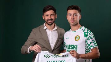 Marc Linares posando con la camiseta de su nuevo equipo