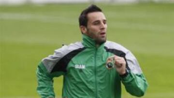 Arana: "Tenemos que pensar en dejar la portería a cero y aprovechar las ocasiones"