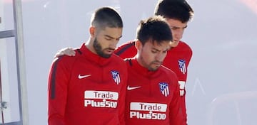 Carrasco y Gaitán con el Atlético.