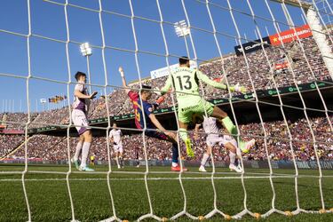 Robert Lewandowski marca el 2-1 al Girona. 




