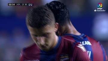 Ivi y Bardhi se marcaron un Cavani-Neymar por una falta