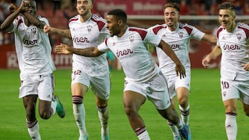 Andy Kawaya celebra su gol con el Albacete.