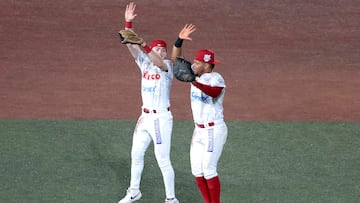 Players of Charros de Jalisco celebrate at the end of the ninth inning of the Caribbean Series baseball tournament eight game between Mexico's Tomateros de Culiacan and Mexico's Charros de Jalisco at the Panamerican Stadium in Jalisco, Mexico, on February 4, 2026. (Photo by Ulises Ruiz / AFP)