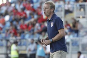 J&uuml;rgen Klinsmann entreg&oacute; en todo momento indicaciones a sus dirigidos.