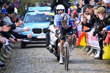 Remco Evenepoel en tercera posición de la carrera.