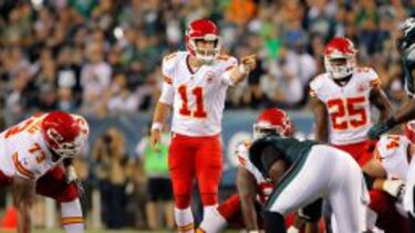 Alex Smith comandando el ataque de los Chiefs.