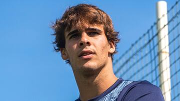 La generación de Marko Mitrović buscará trascender en Chile con 16 talentos locales y un puñado de jugadores forjados en clubes como Barcelona, Benfica, Dortmund y Parma.