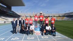 Los seis medallistas del maraton ol&iacute;mpico de Barcelona&#039;92 (con camiseta roja) en el msmo podio al que subieron el 1 y 9 de agosto de 1992.