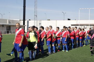 Hoy 1 de noviembre los veteranos del Torrejón y del Rayo Vallecano han goleado a la ELA en un partido solidario disputado en el Campo Municipal Las Veredillas.