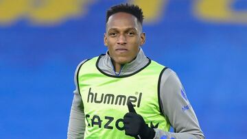 Everton piensa en dos nombres como competencia para Yerry Mina.