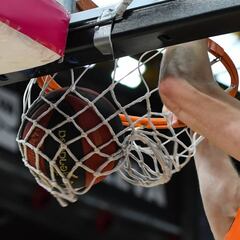 Valencia: Mike Tobey no jugará ante el Madrid por lesión