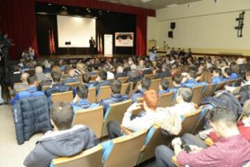 El colegio San Gabriel se llenó y los asistentes disfrutaron en todo momento.